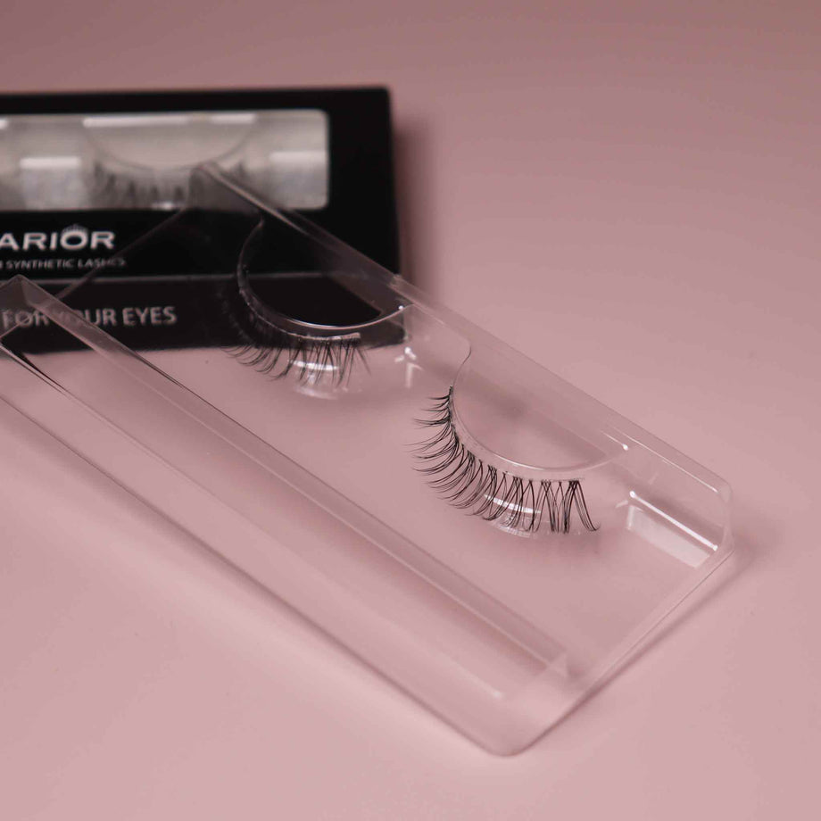 Kurze künstliche Wimpern für Anfänger